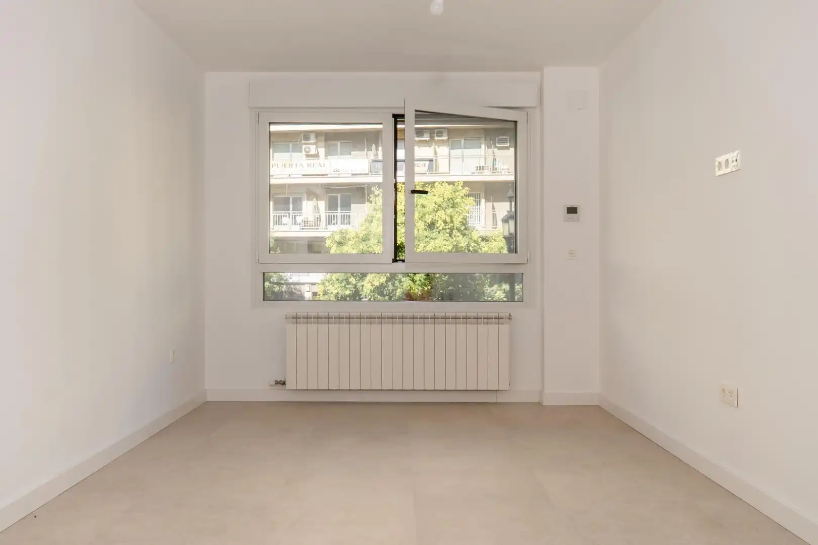 Bedroom of Flat for sale in Granada  with Air Conditioner and Heating
