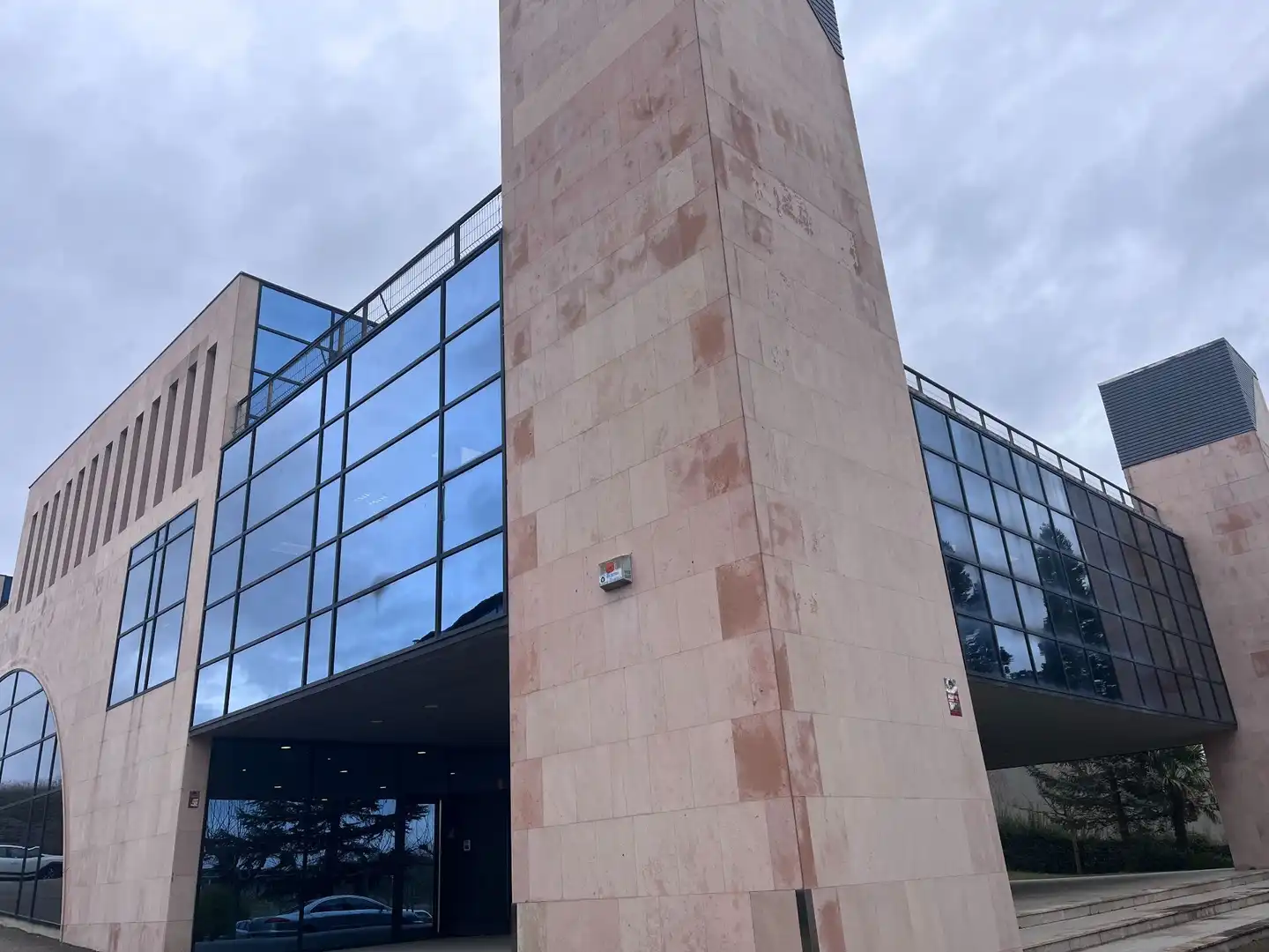 Außenansicht von Gebäude zur Miete in Vitoria - Gasteiz