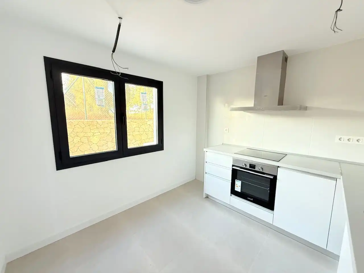 Cocina de Casa adosada en venta en Vélez-Málaga con Jardín privado y Piscina comunitaria