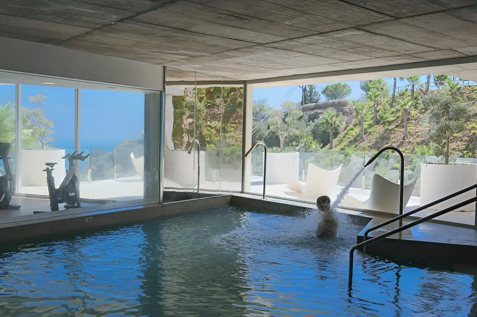 Swimming pool of Attic for sale in Benalmádena  with Air Conditioner, Heating and Terrace