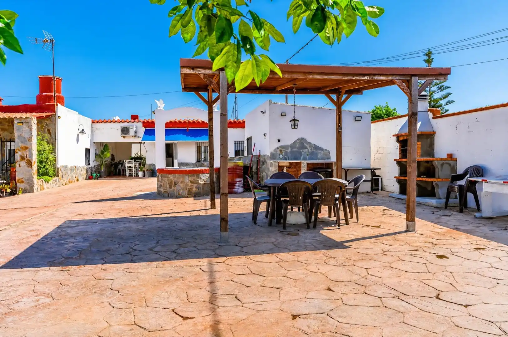 Terrassa de Casa o xalet en venda en Chiclana de la Frontera amb Aire condicionat, Jardí privat i Terrassa