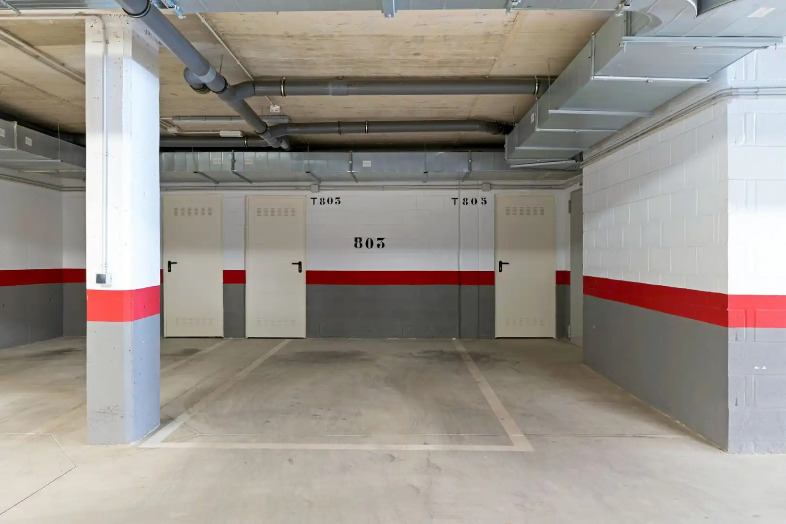 Parkplatz von Wohnungen zum Verkauf in Estepona mit Klimaanlage, Terrasse und Schwimmbad