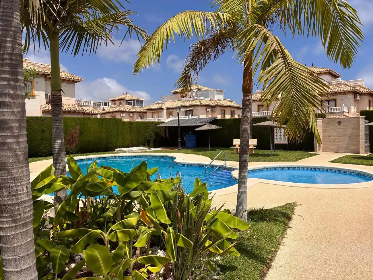 Semi-detached house with terrace for sale in Orihuela Costa, imagen 2