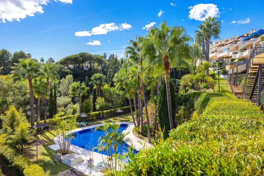 Jardí de Pis en venda en Marbella amb Piscina