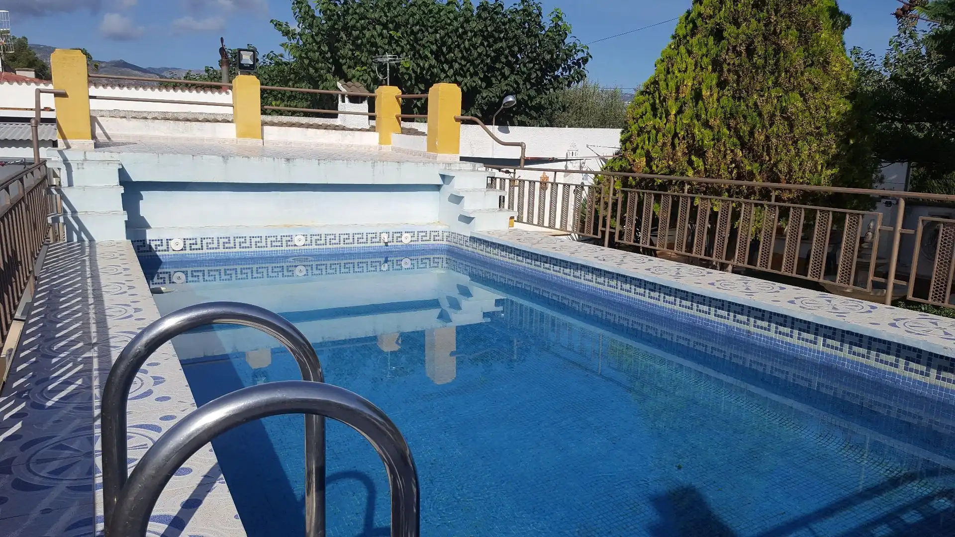 Piscina de Casa o xalet en venda en Tortosa amb Aire condicionat, Jardí privat i Traster