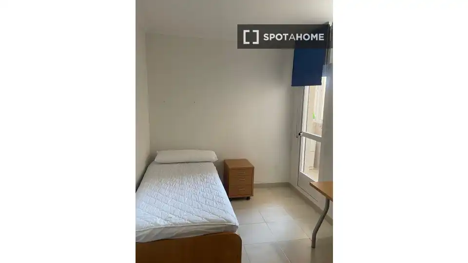 Habitación de Piso de alquiler en Daimús con Aire acondicionado, Calefacción y Amueblado