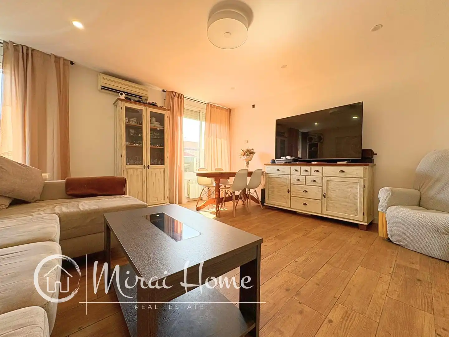 Wohnzimmer von Wohnung zum Verkauf in Mollet del Vallès mit Klimaanlage, Heizung und Parkett