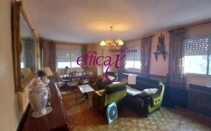 Living room of Flat for sale in Torrijos  with Heating, Terrace and Furnished