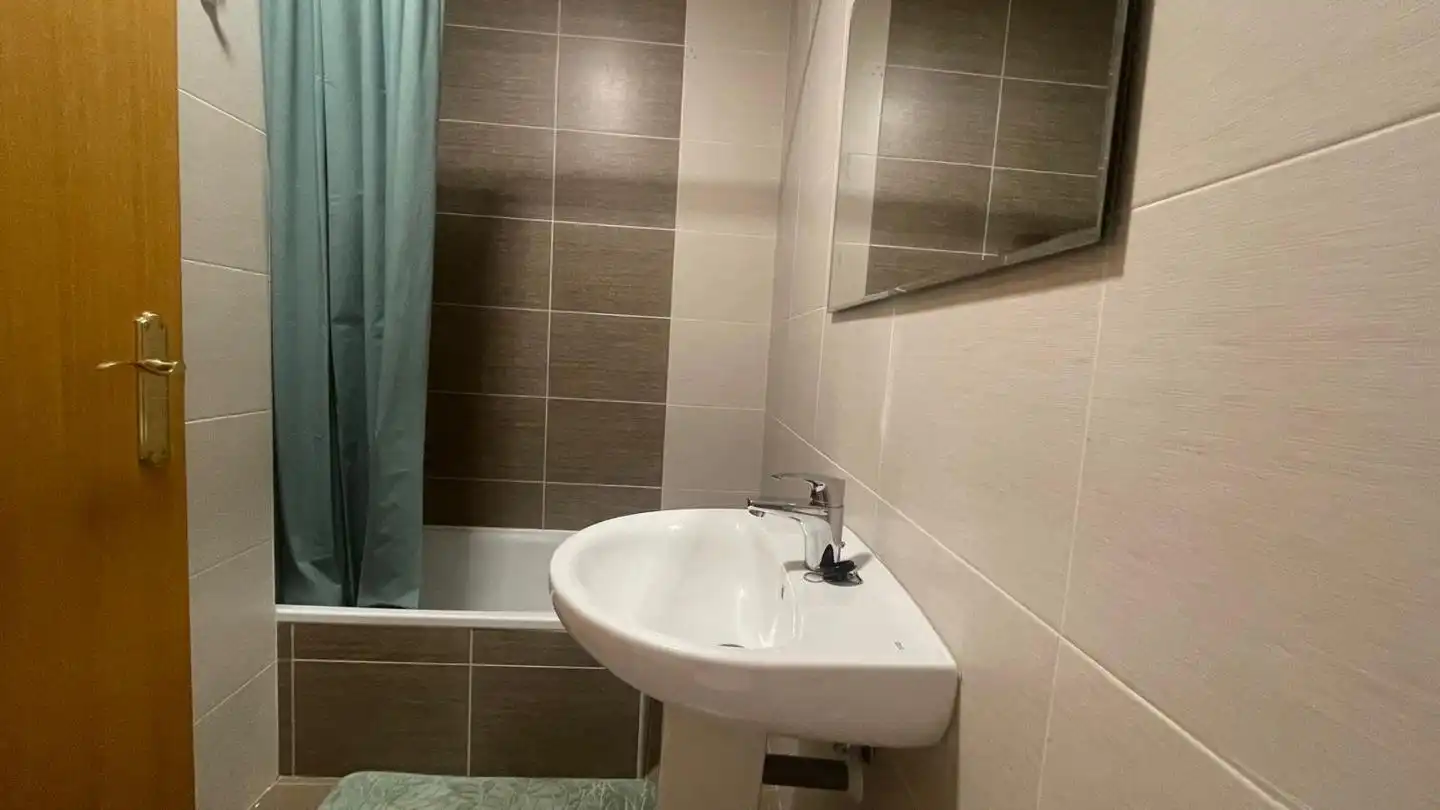 Bany de Dúplex en venda en Piedralaves amb Terrassa, Moblat i Piscina comunitària