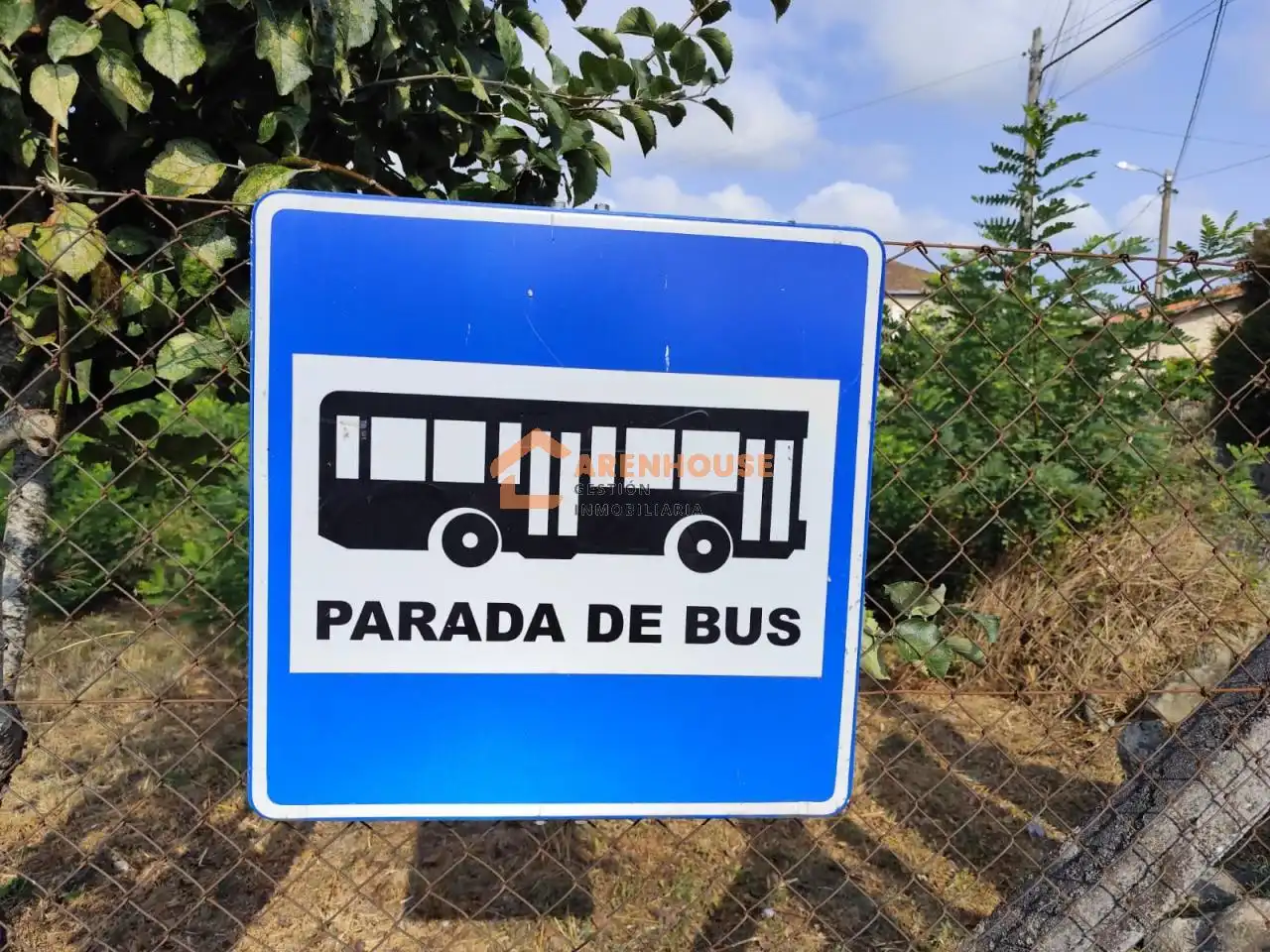 Parking de Casa o chalet en venta en Ourense Capital  con Calefacción, Jardín privado y Trastero