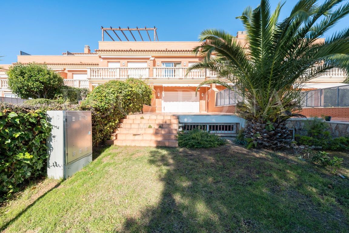 Jardí de Casa adosada en venda en Salou amb Aire condicionat, Calefacció i Jardí privat