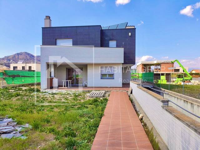Casa-chalet en Venta en Gurb
