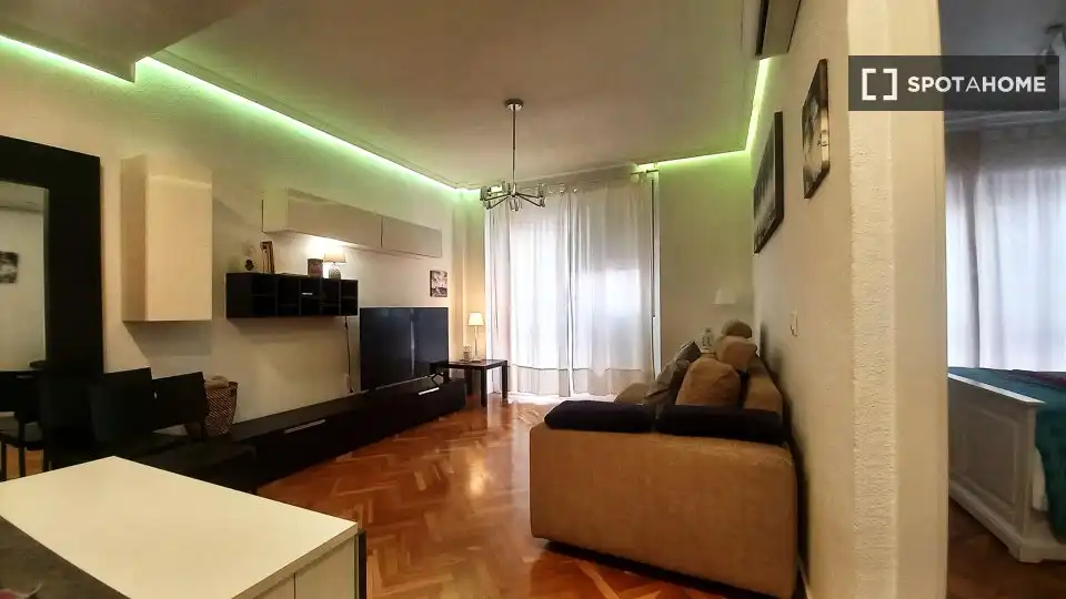 Piso con terraza en alquiler en Chamartín, imagen 3