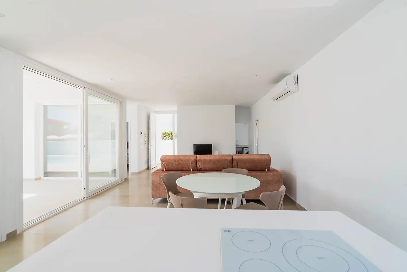 Sala d'estar de Casa o xalet en venda en Ciutadella de Menorca amb Aire condicionat, Jardí privat i Terrassa