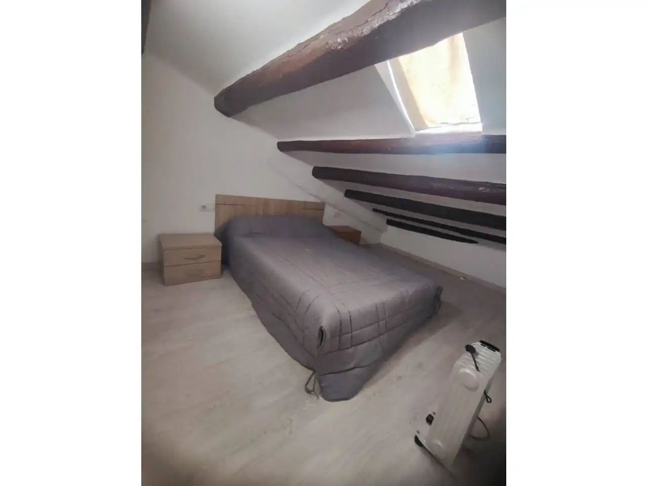 Habitación de Ático de alquiler en Barbastro con Parquet, Amueblado y Balcón