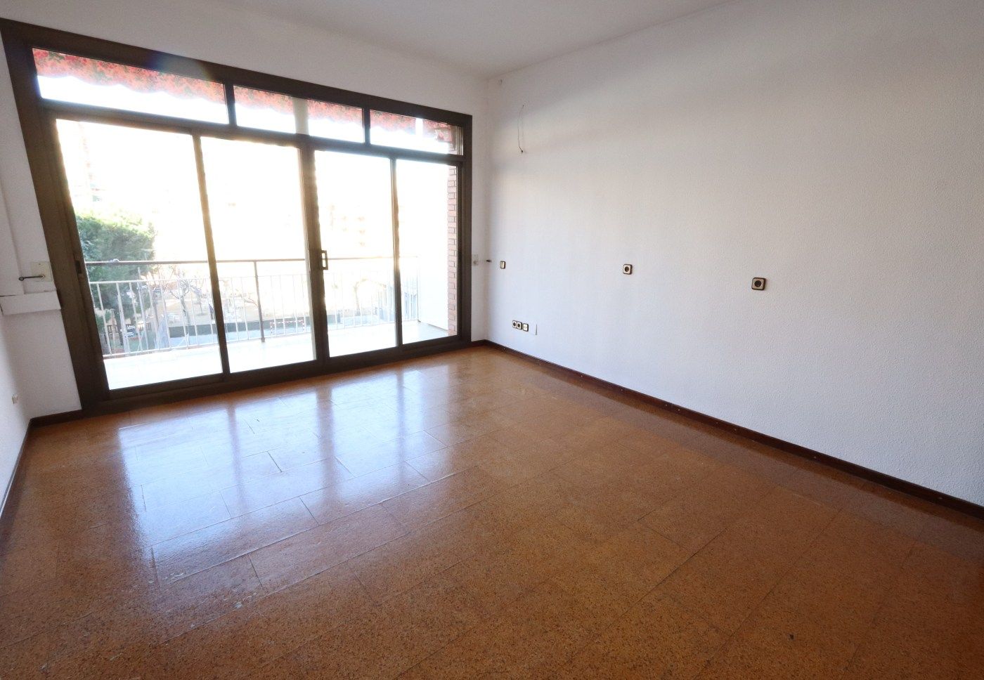 Sala de estar de Piso en venta en  Barcelona Capital con Calefacción y Balcón