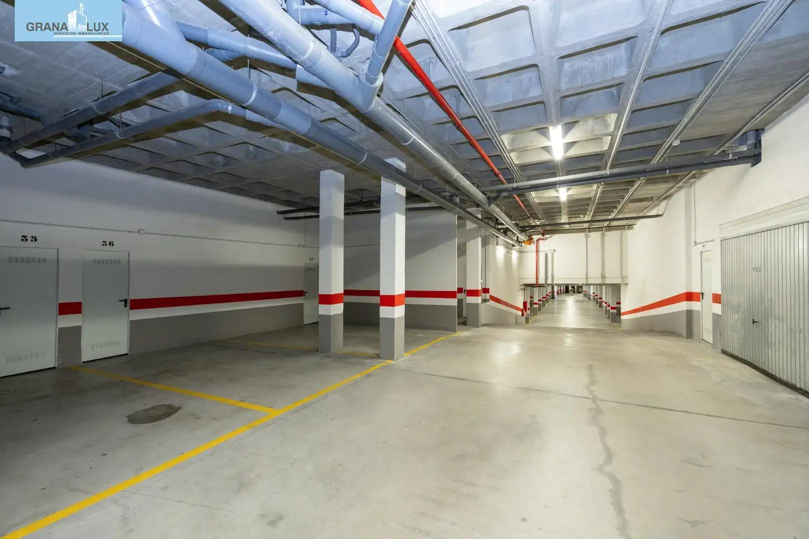 Parking de Piso en venta en Almuñécar con Aire acondicionado, Jardín privado y Terraza