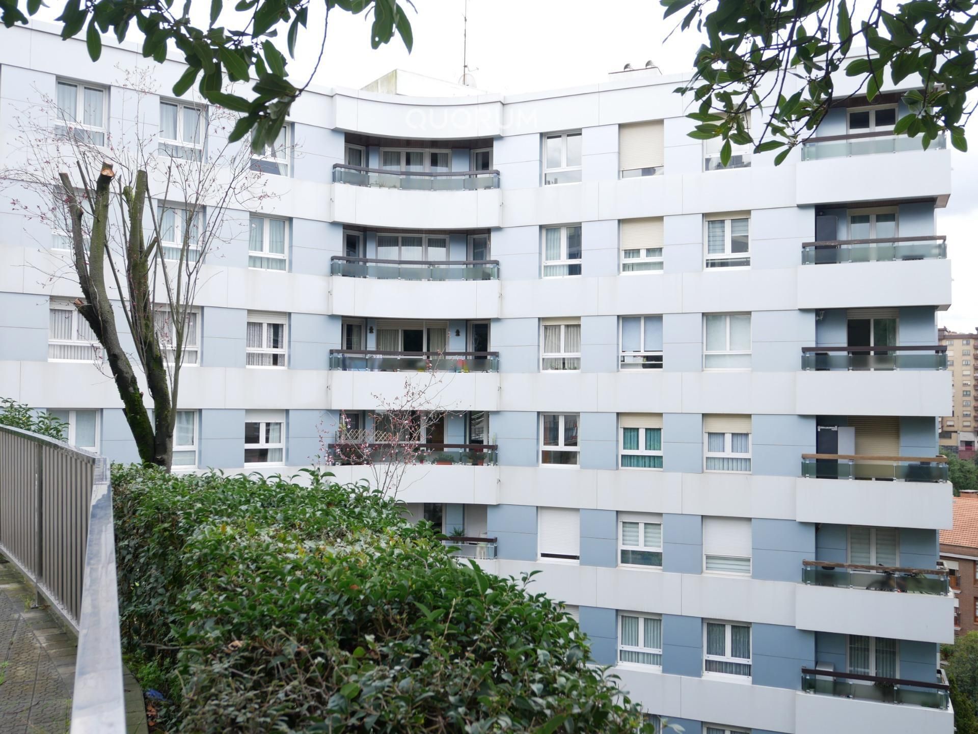 Exterior view of Flat for sale in Bilbao   with Storage room and Balcony
