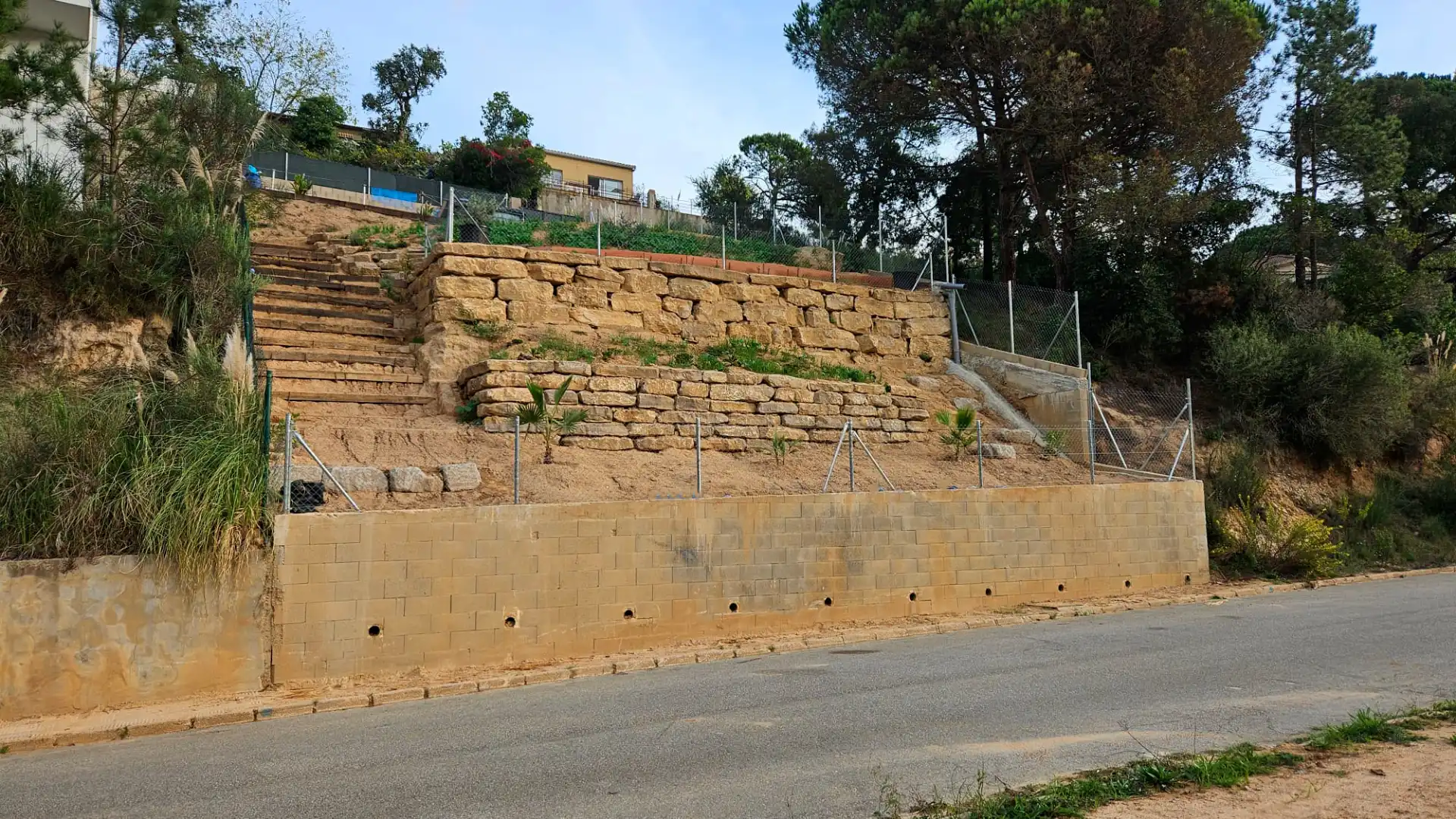 Residential land for sale in Carrer de Saturn 65, imagen 2