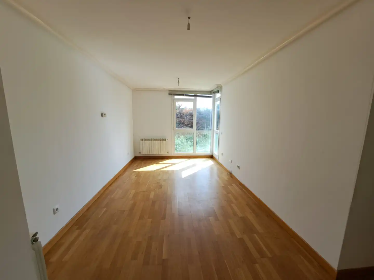 Wohnzimmer von Wohnungen zur Miete in Chozas de Abajo mit Heizung, Parkett und Terrasse