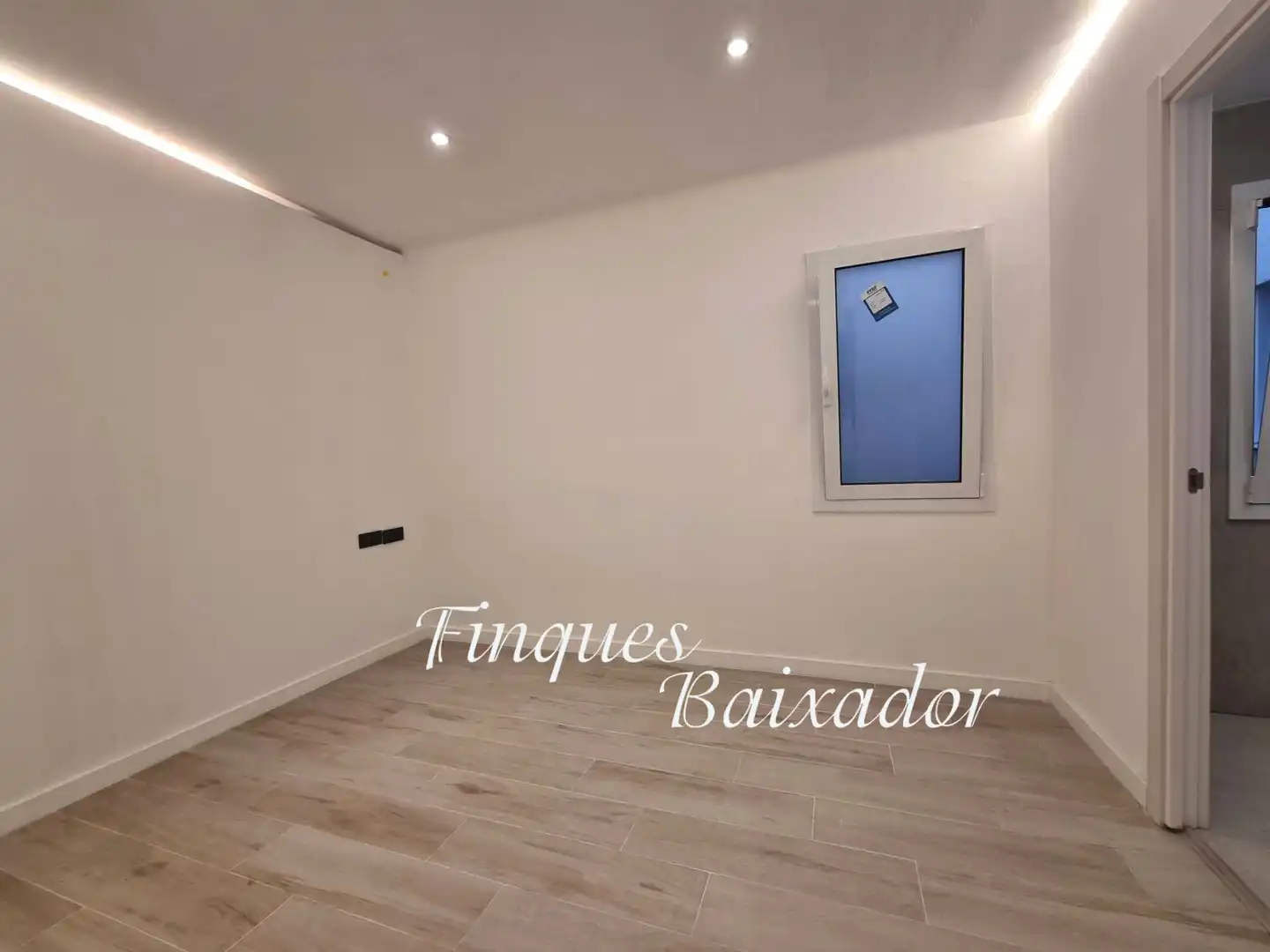 Flat for sale in Carrer de Vicenta Escoda, imagen 6