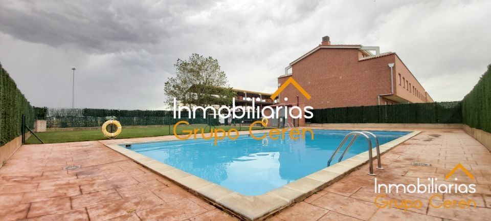 Dúplex en venta en Calle Los Manantiales, Castañares de Rioja