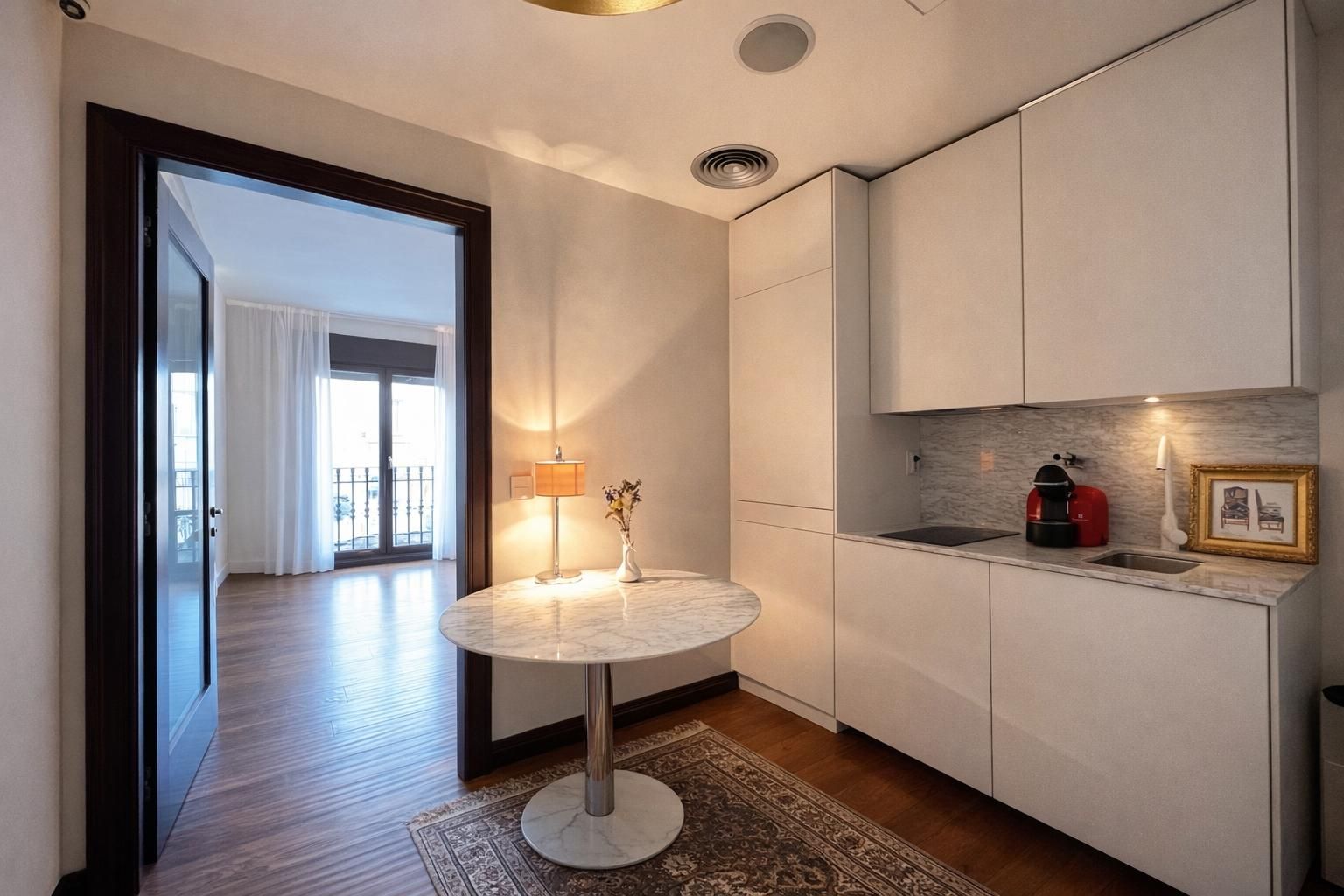 Cocina de Oficina de alquiler en  Barcelona Capital con Calefacción, Amueblado y Balcón