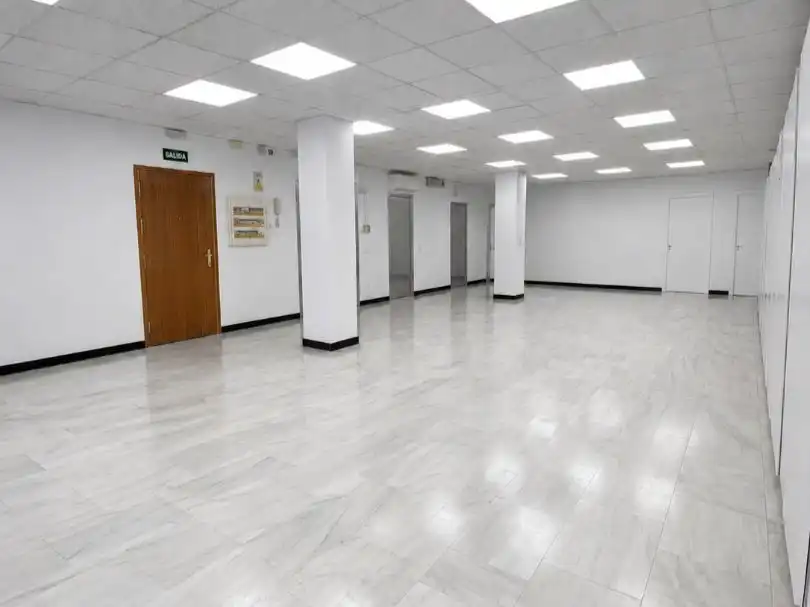 Local en venta en Madrid con Aire acondicionado, Calefacción y Alarma
