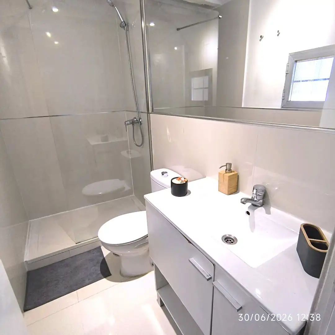 Badezimmer von Wohnung zur Miete in Madrid mit Klimaanlage, Heizung und Möbliert