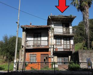 Vista exterior de Casa adosada en venda en Cabezón de la Sal