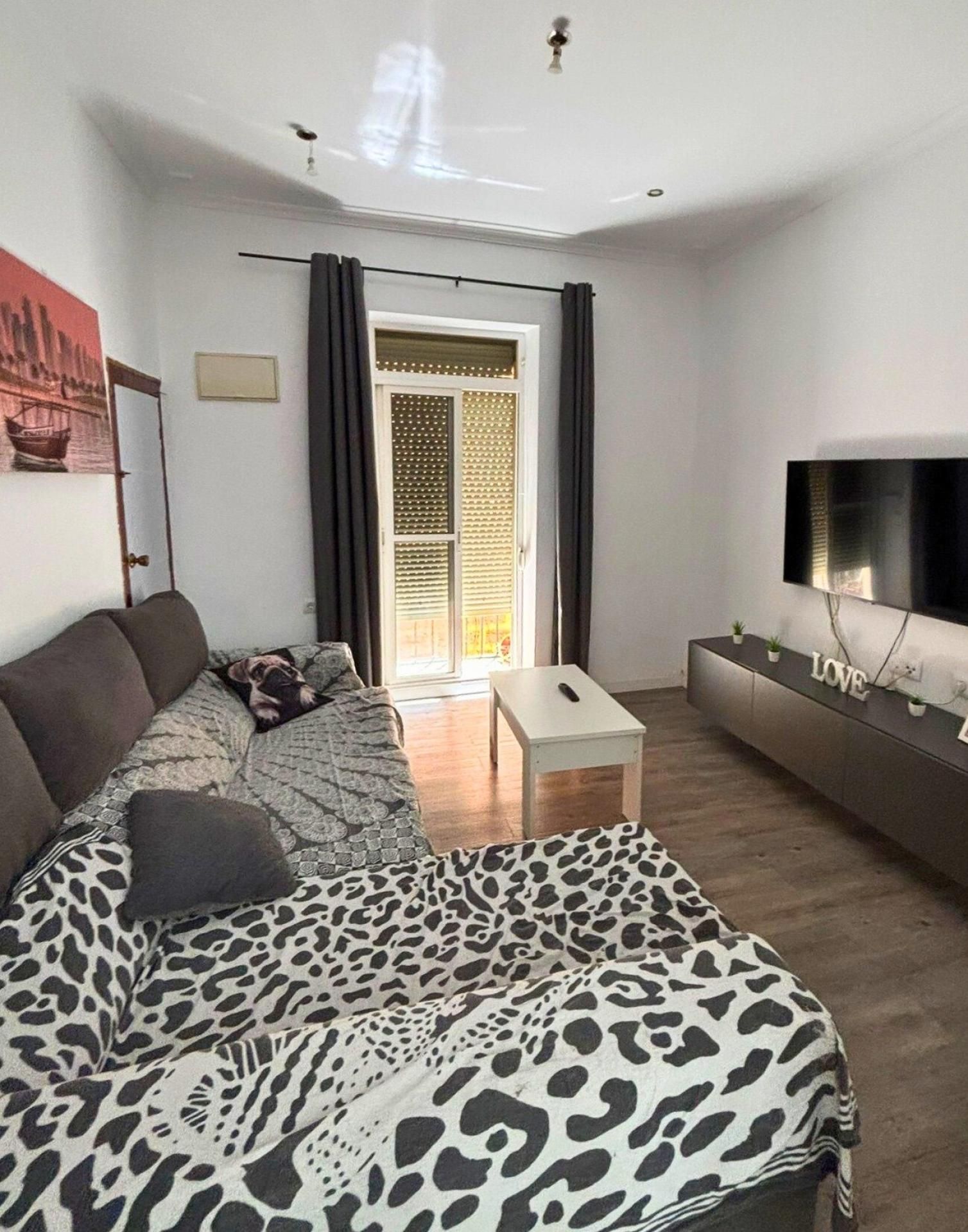Habitación de Piso en venta en  Cádiz Capital con Balcón