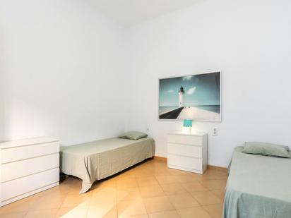Bedroom of Flat to share in  Valencia Capital  with Heating, Furnished and Washing machine