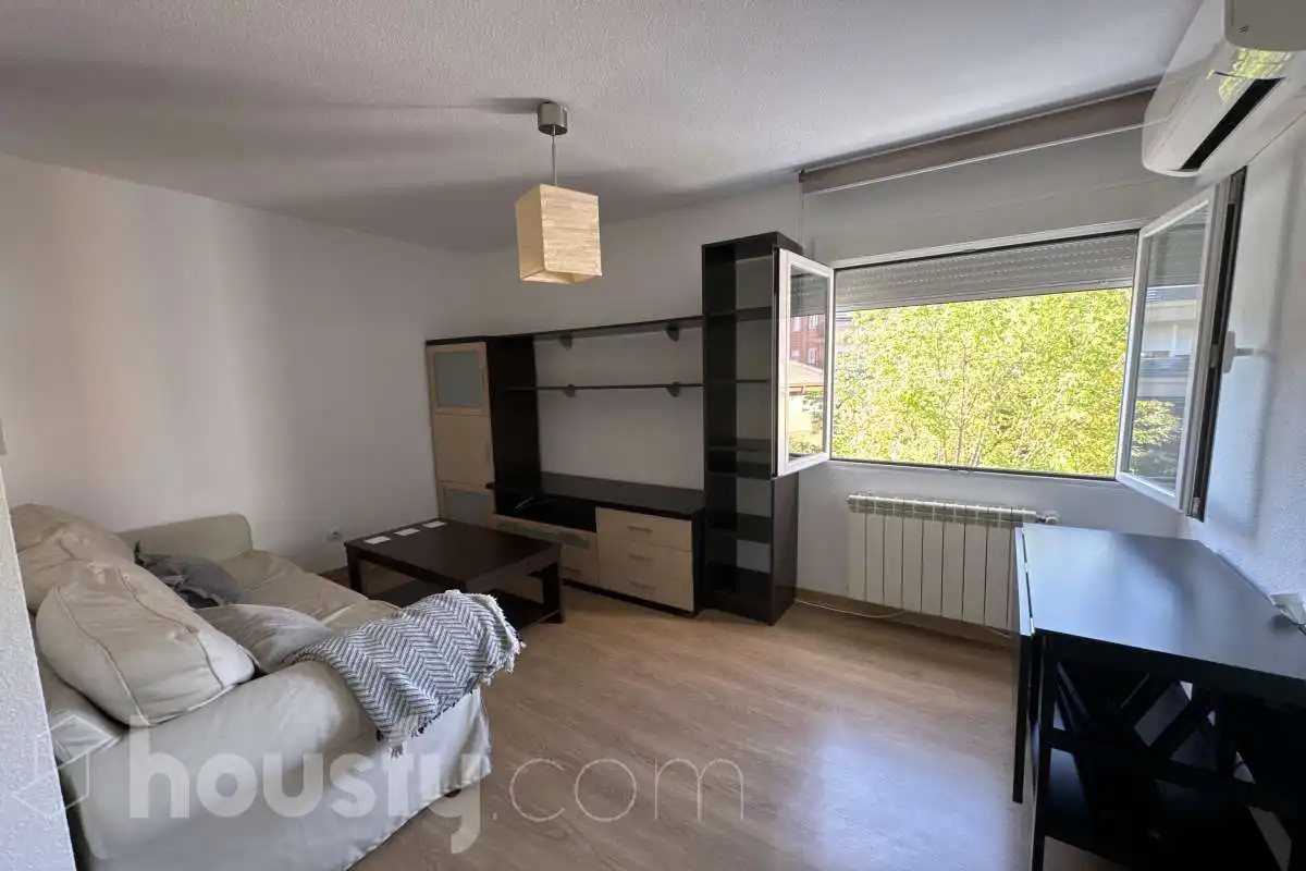 Schlafzimmer von Wohnung zur Miete in Getafe mit Klimaanlage, Heizung und Möbliert