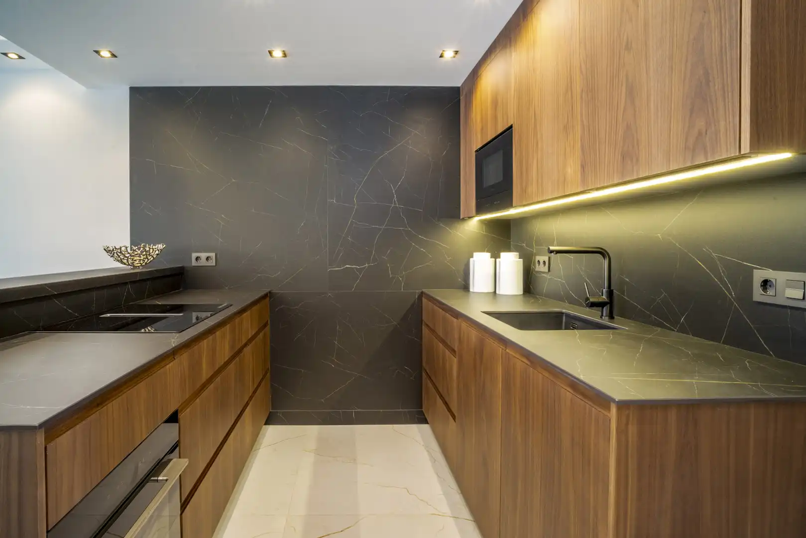 Apartment with pool for sale in Nueva Andalucía, imagen 9