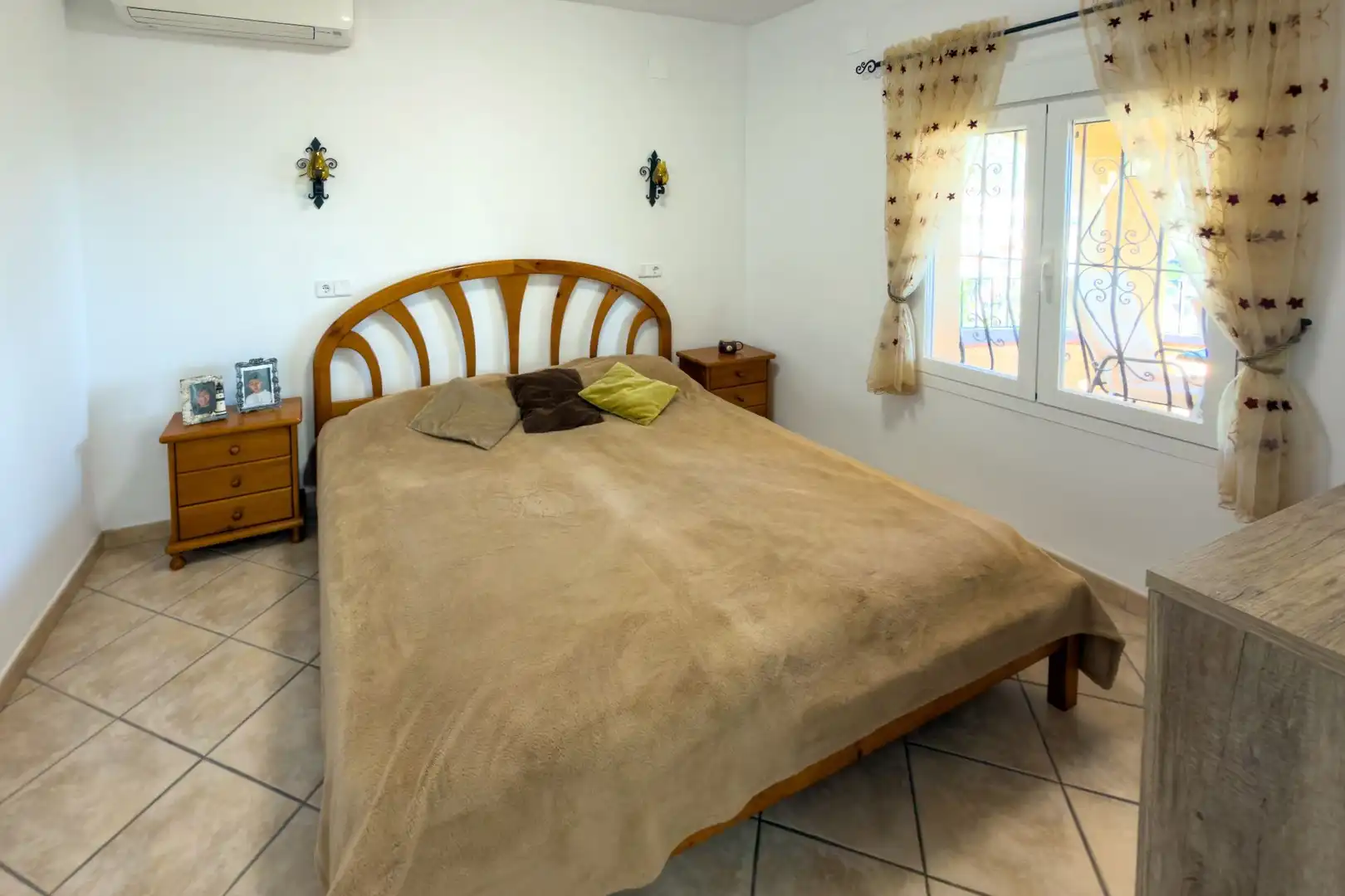 Bedroom of Houses for sale in Calpe / Calp
