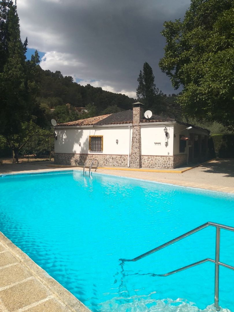 Piscina de Finca rústica en venda en Beas de Segura amb Piscina i Moblat