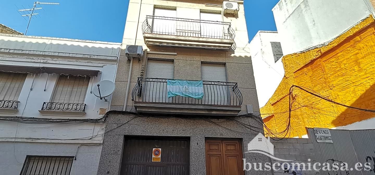 Exterior view of Building for sale in Linares