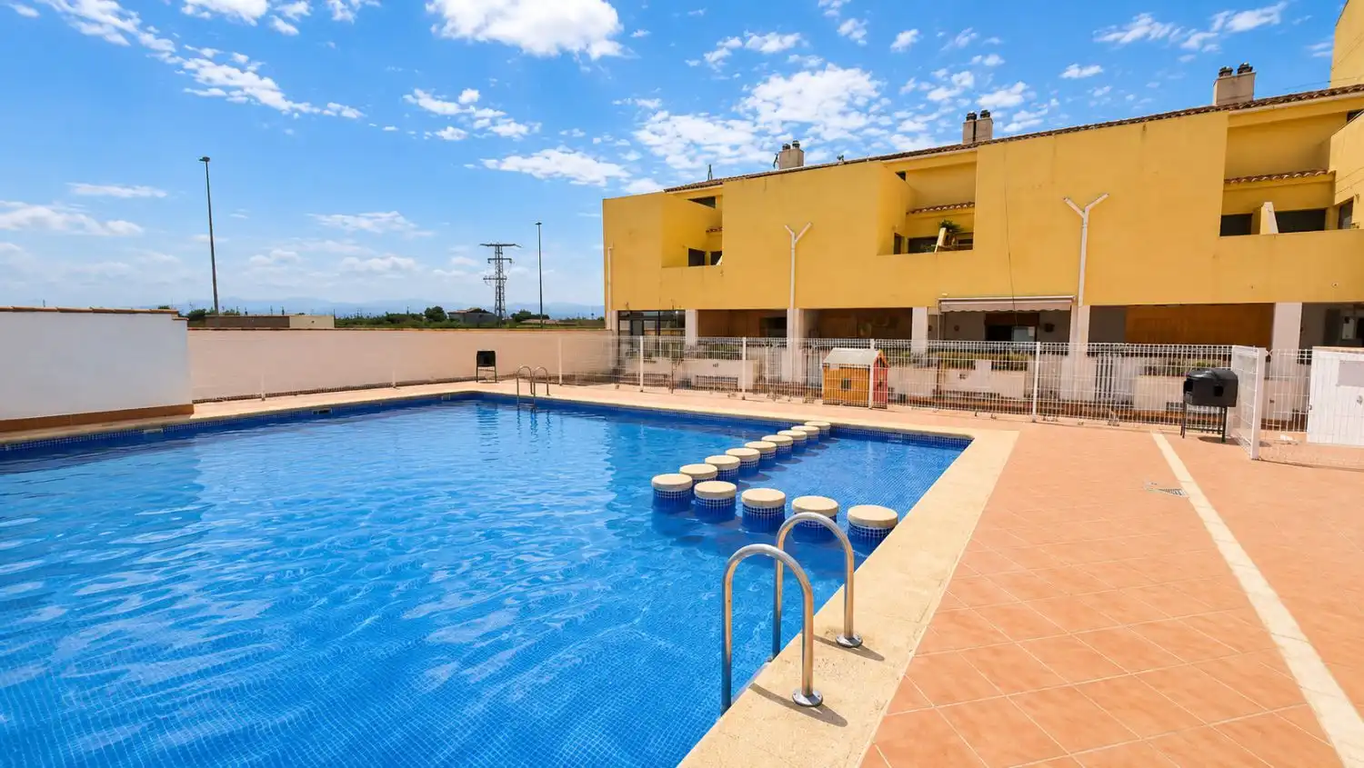 Piscina de Ático de alquiler en Oeste