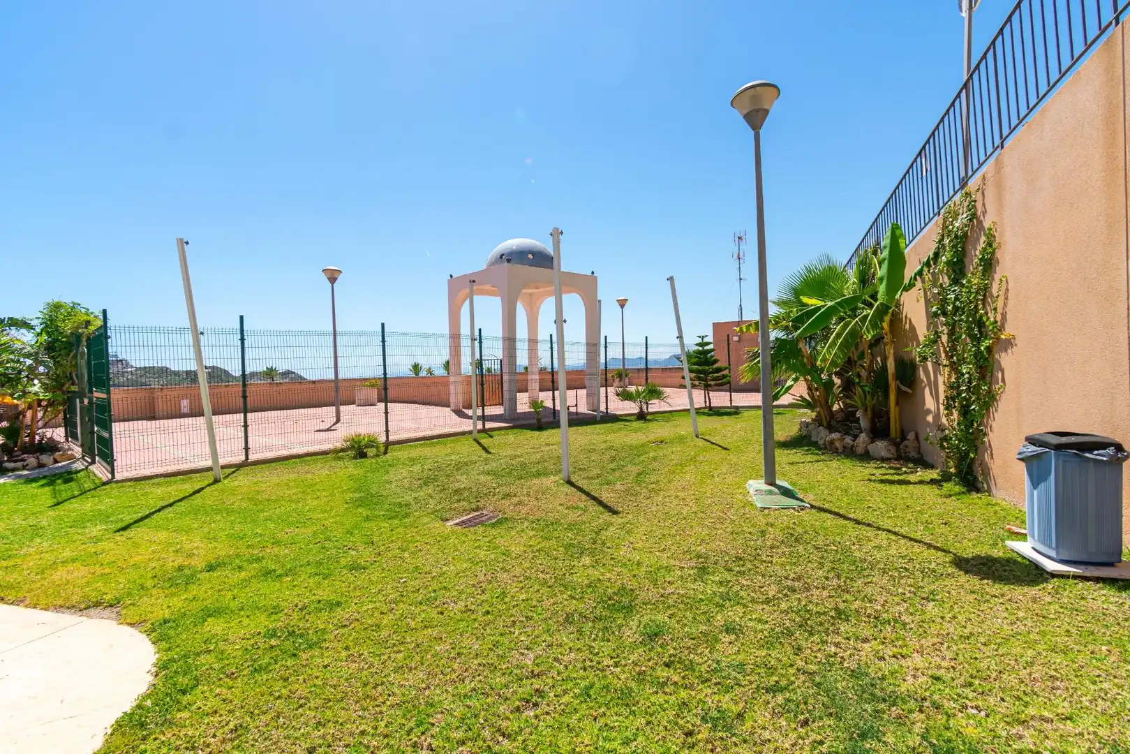 Jardí de Apartament en venda en Águilas amb Aire condicionat, Terrassa i Moblat