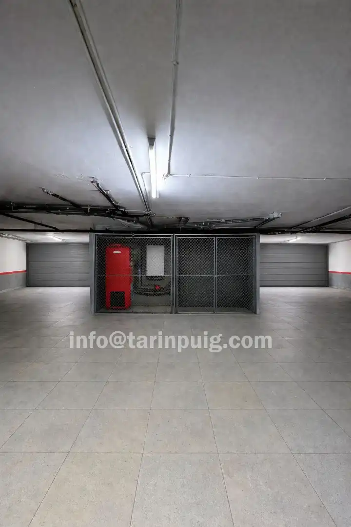 Parking de Casa o chalet en venta en Begues con Aire acondicionado, Calefacción y Jardín privado
