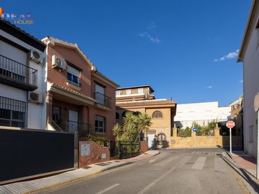 Casa a schiera in vendita a VIOLETA SIERRA NEVADA
