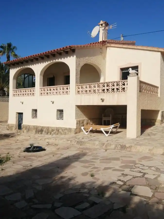 Vista exterior de Casa o chalet en venta en Calpe / Calp con Jardín privado, Terraza y Amueblado