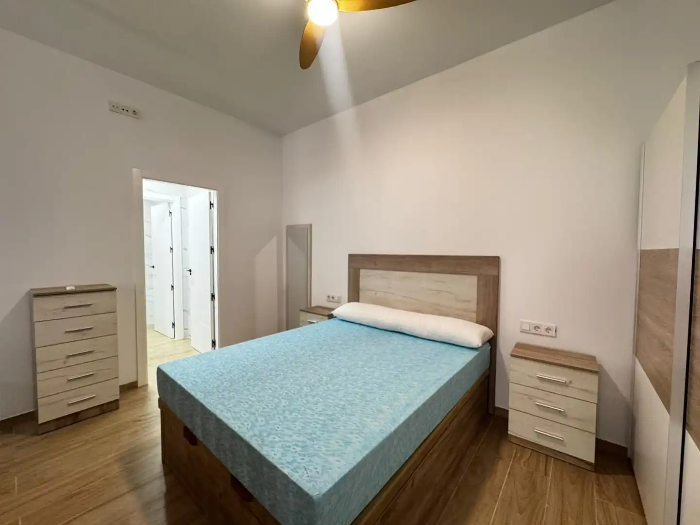 Bedroom of Flat for rent in Córdoba  with Air Conditioner, Heating and Balcony