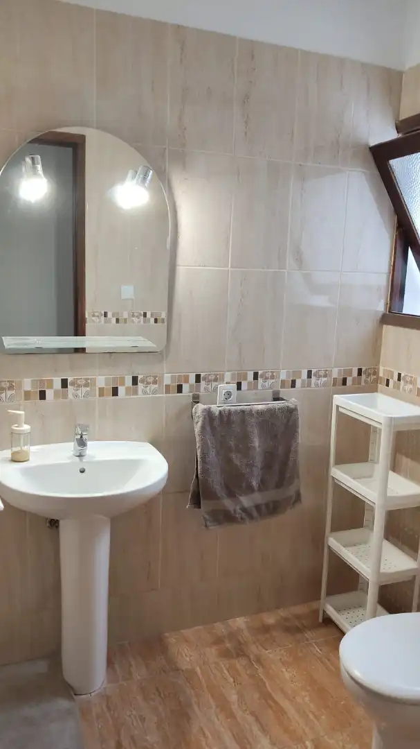 Baño de Piso de alquiler en San Cristóbal de la Laguna con Amueblado, Horno y Lavadora