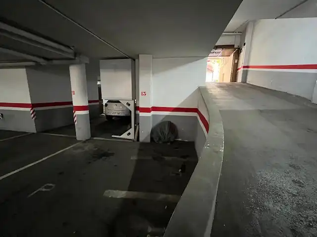 Einzelparkplatz mit Aufzug zum Verkauf in Carrer de Gorina 4, imagen 2