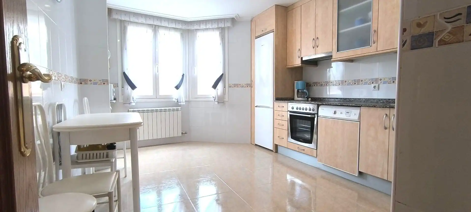 Cocina de Piso en venta en Entrena con Calefacción, Terraza y Trastero
