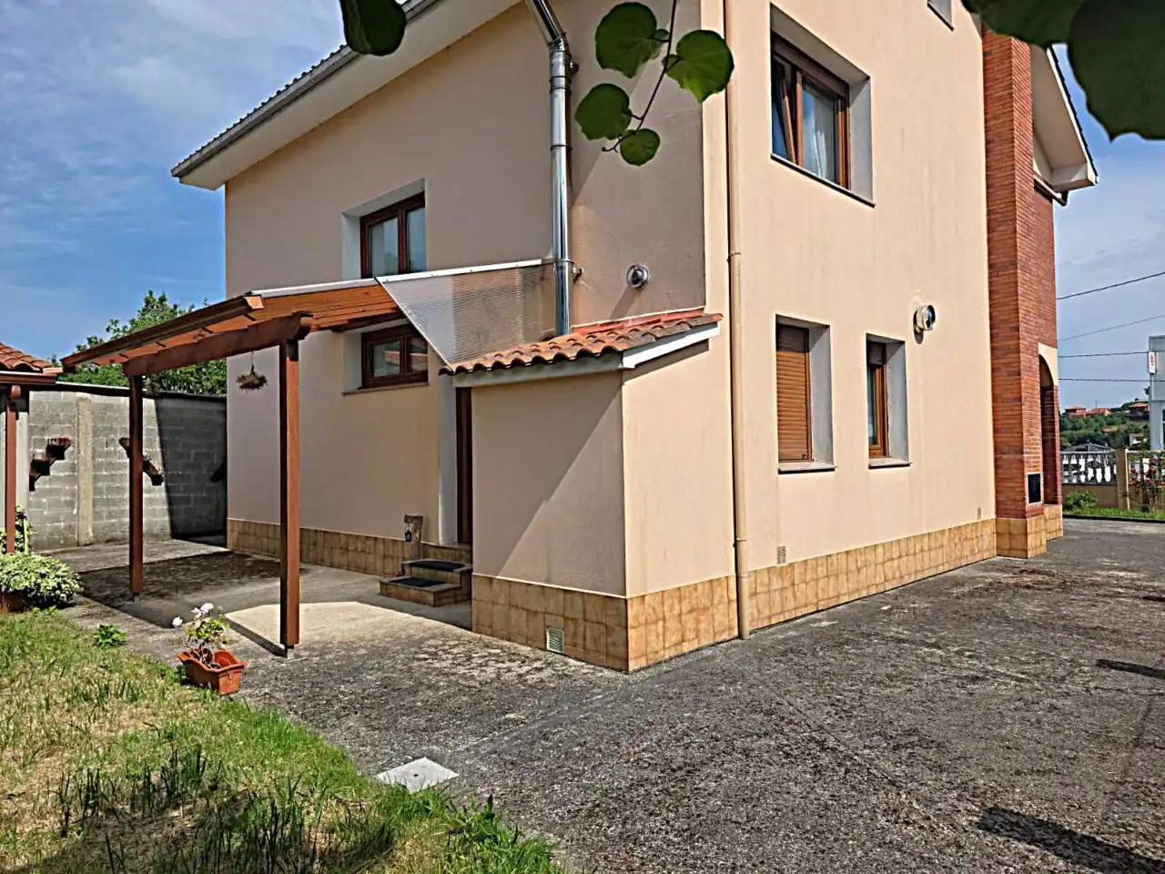 Vista exterior de Casa o chalet en venta en Sada (A Coruña) con Calefacción