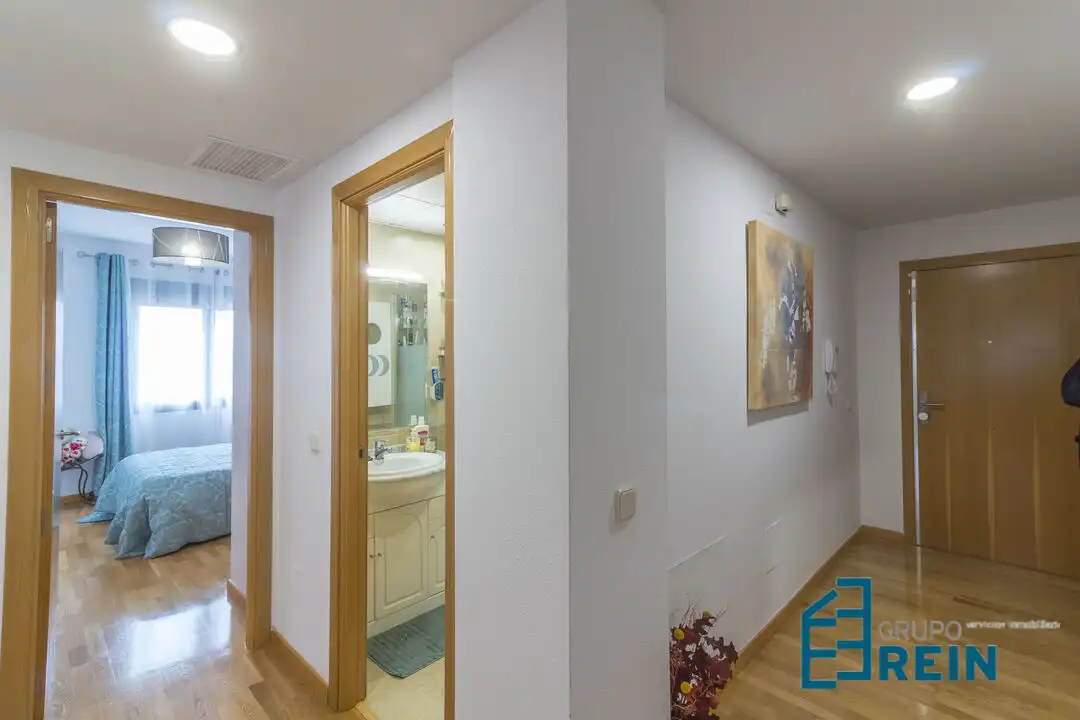 Flat for sale in Recas  with Air Conditioner, Heating and Alarm