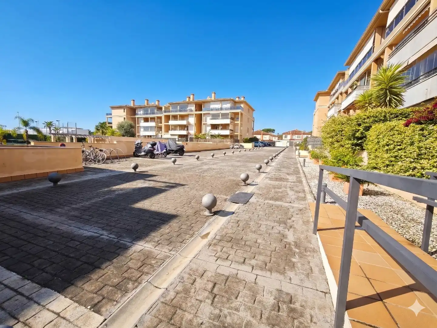 Vista exterior de Àtic en venda en El Puerto de Santa María amb Aire condicionat, Calefacció i Parquet