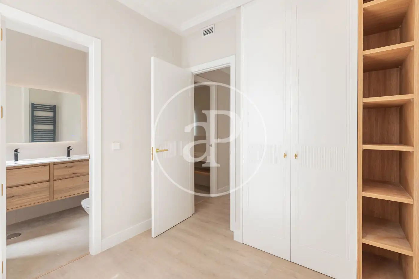 Flat for sale in Calle del Conde de Romanones, Embajadores - Lavapiés
